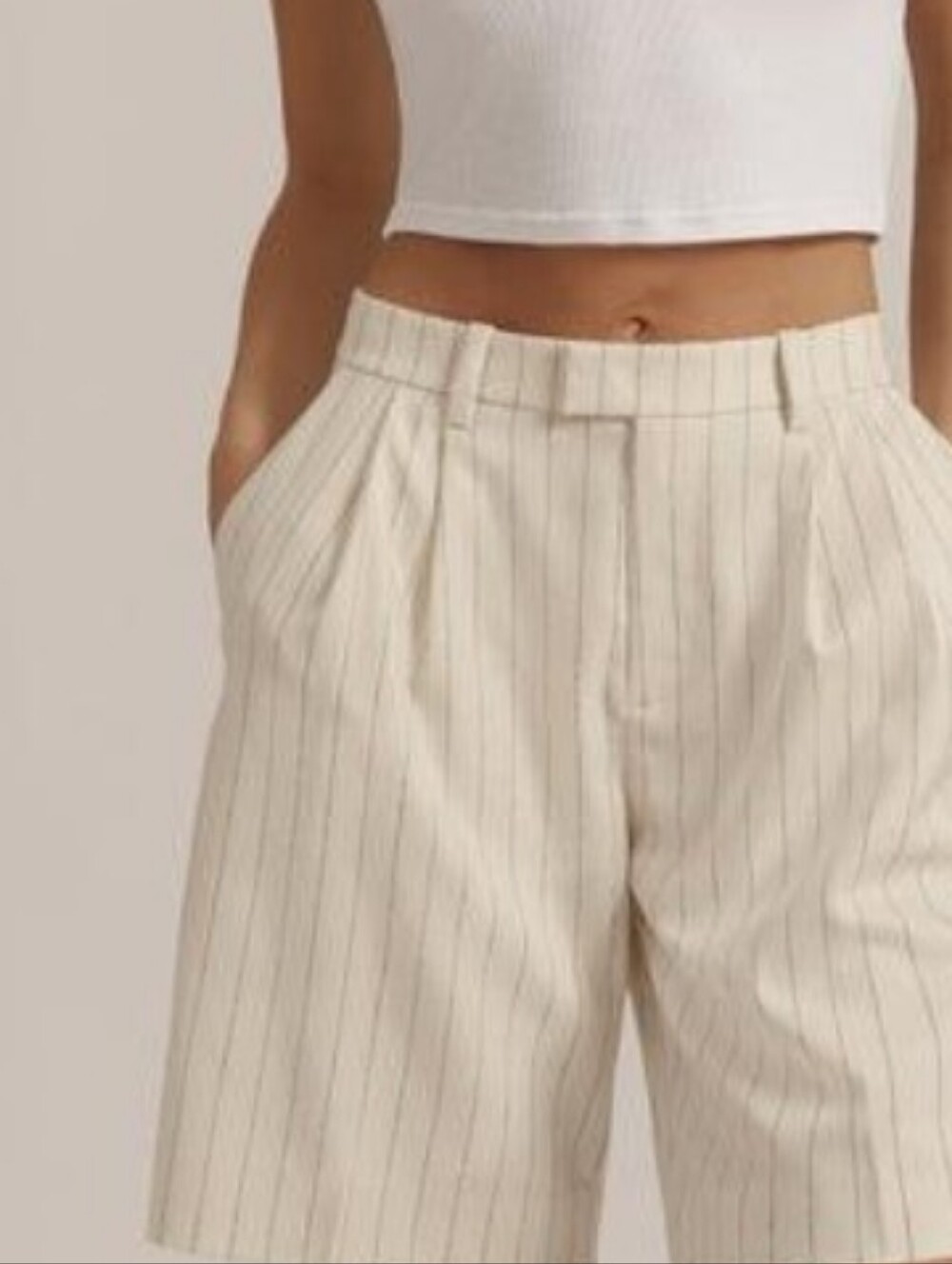 NWTBanana Republic Pinstripe Bermuda Short Size 2( No. 101)